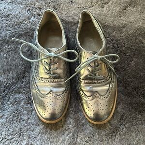 Women’s silver Oxford